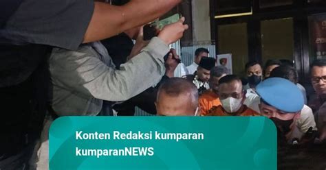 Dirut Pt Lib Tersangka Tragedi Kanjuruhan Berbaju Tahanan Kumparan