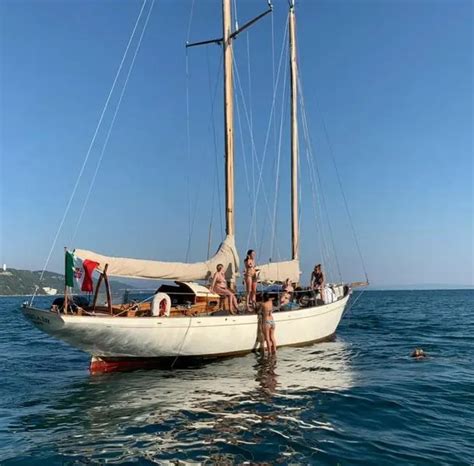 Giro In Barca A Vela D Epoca Nel Golfo Di Trieste Con Aperitivo Holidoit