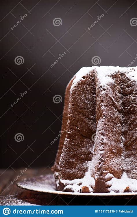 Pandoro Italian Chirstmas Cake Stock Image - Image of pandoro, night ...