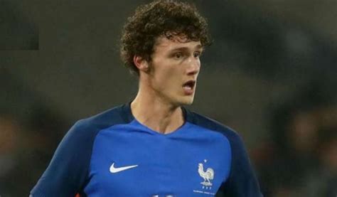 Corrsport Il Napoli Fa Sul Serio Per Pavard Lo Stoccarda Fissa Il