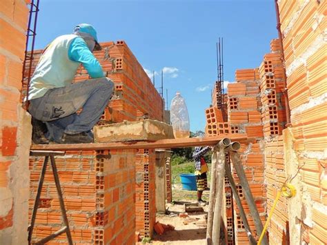 Prefeitura de Pedro II retoma obras de construção de cinco UBS Pedro