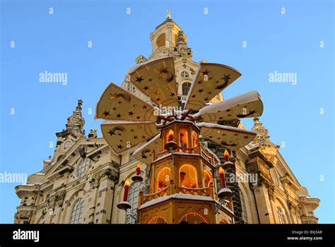 Dresden Weihnachtsmarkt Frauenkirche - Dresden christmas market church ...