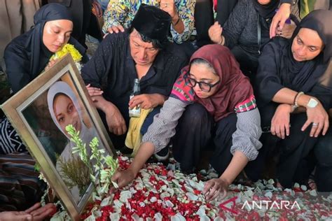 Artis Indonesia Yang Meninggal Di Tahun Antara News