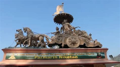 Statue Shree Krishna Arjuna in chariot a... | Stock Video | Pond5