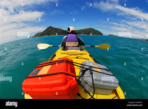 Kayaker am meer Fotos und Bildmaterial in hoher Auflösung Alamy