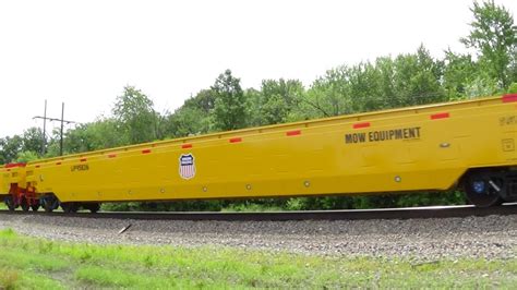 Union Pacific Mow Cars On Bnsf Mixed Freight Train Youtube