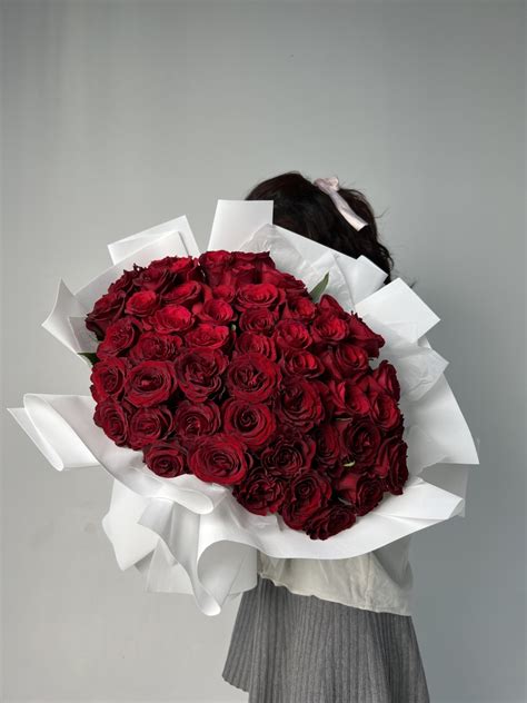 Купить VARDA Flowers Красные розы голландские 51 шт роза 51 шт 50 см в ...