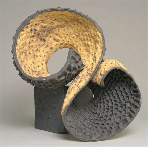 Épinglé Par Thessa Van Sur Keramiek Sculptuur Art Céramique Poterie