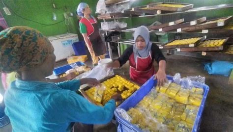 RRI.co.id - Kedelai Mahal, Tahu dan Tempe Mulai Sulit Ditemukan