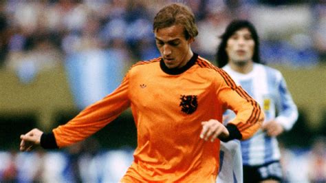 Netherlands legend Johan Neeskens dies aged 73 - ESPN