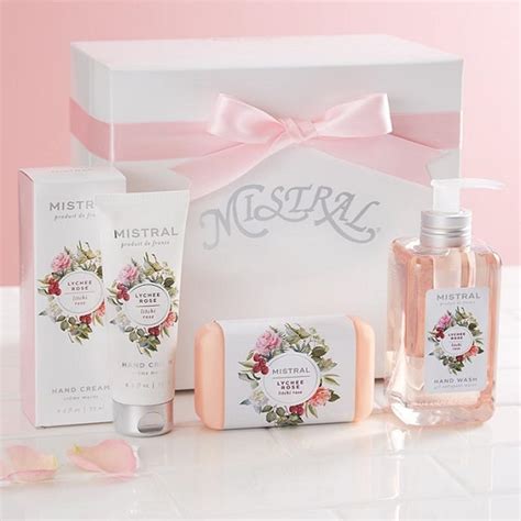 Send Rose Gift Set Online - GAL23-111930 | Giftalove