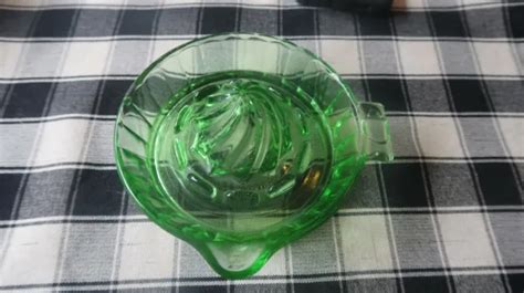 ANTIQUE VINTAGE GREEN Depression Vaseline Uranium Glass Citrus Juicer