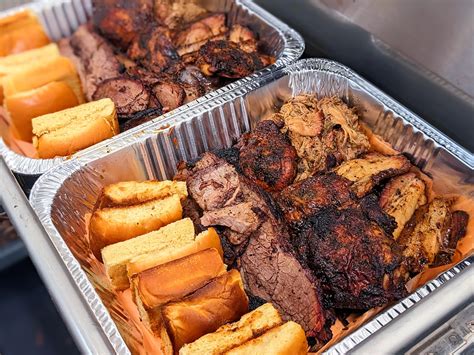 BBQ platters going out. also comes with sides : r/BBQ