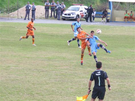 Guarujá vence Manthiqueira e se classifica para 3ª fase da Segundona