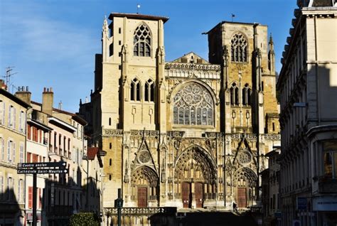 5 Must Visit Attractions Of Vienne, France - TravelTourXP.com