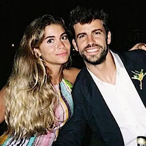 Piqué Y Clara Chía Beso Tremendo En El Aeropuerto Tras Su Vuelta De París