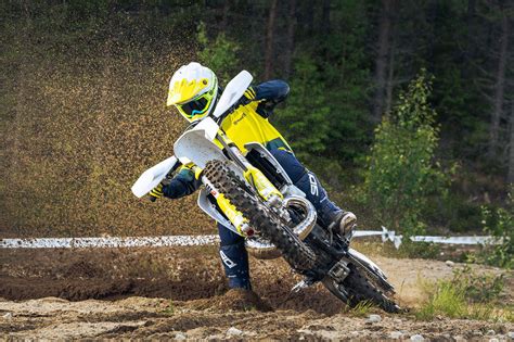 Motorrad Vergleich Husqvarna TE 300 Heritage 2025 Vs Husqvarna TE 300i