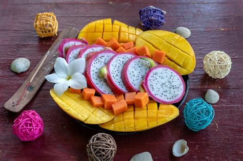 Surtido De Frutas Tropicales En Un Plato De Cerca Fondo De Muchas