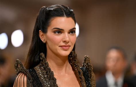 Met Gala Kendall Jenner Cleavage Braless Hot Celebs Home