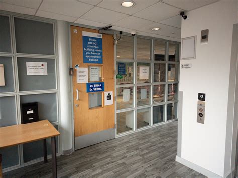 Transit Directions to Hunter Street Health Centre in London 10