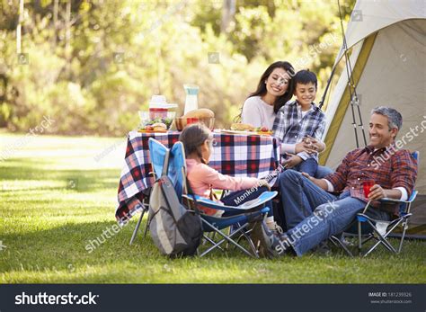 138,010 Families Camping Images, Stock Photos & Vectors | Shutterstock