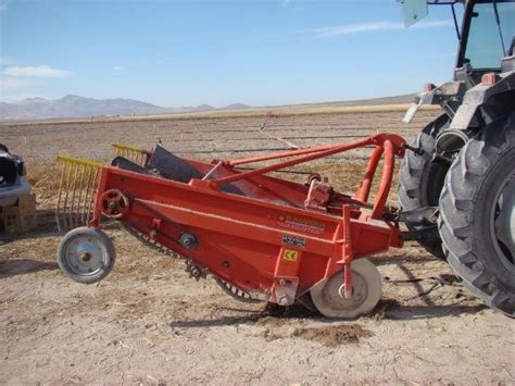 Black carrot harvester machine | Download Scientific Diagram