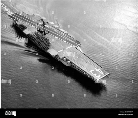 Uss Korallenmeer Fotos Und Bildmaterial In Hoher Auflösung Alamy