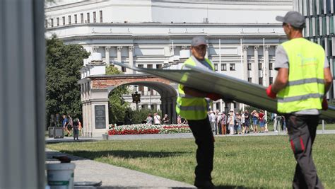 Warszawa Odbudowa Pałacu Saskiego rozpoczęły się pierwsze prace