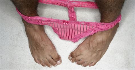 He Secretly Dresses Up In Women S Clothing But He S Not Gay