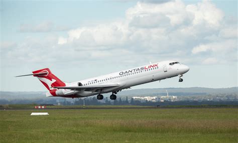 Qantas To Replace Old Boeing 717 With New Airbus A220 Aviation A2z