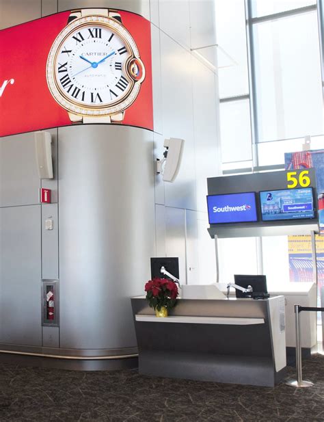 This New York NY LGA gate has a surprising secret view