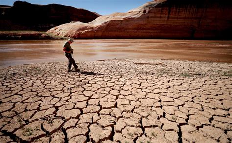 Photos The Receding Waters Of Lake Powell Glen Canyon National