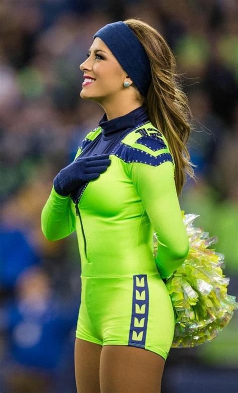 Pin On Hottest Cheerleaders Hot Cheerleaders Cheerleading Wetsuit