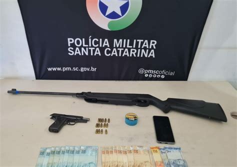 ROCAM apreende espingarda de pressão e pistola um homem foi preso