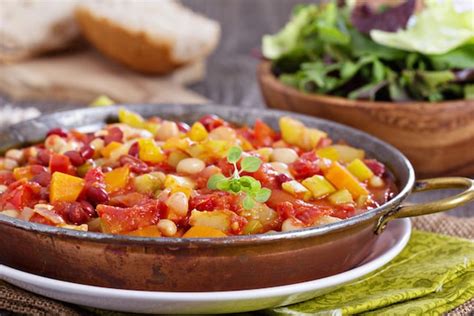 Stewed White Beans With Fresh Tomatoes