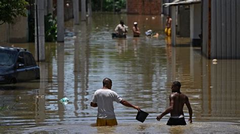 FOTOS Fuertes lluvias en Río de Janeiro provocaron inundaciones daños