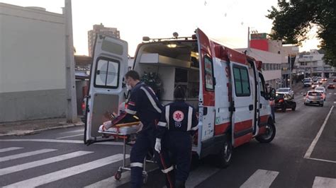 Colisão entre duas motocicletas deixa uma pessoa ferida em Francisco