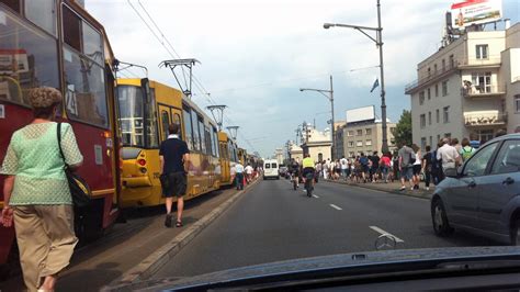 Awaria pantografu zablokowała tramwaje TVN Warszawa