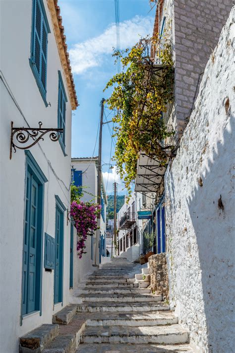 How to explore the car-free island of Hydra, Greece