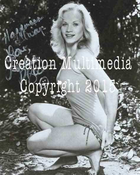 8 Hot Sexy Lindsay Bloom Bikini Pics