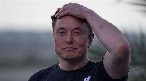 Elon Musk మసకక షక పరపచ కబరడ సథన నడ డన ఫసట