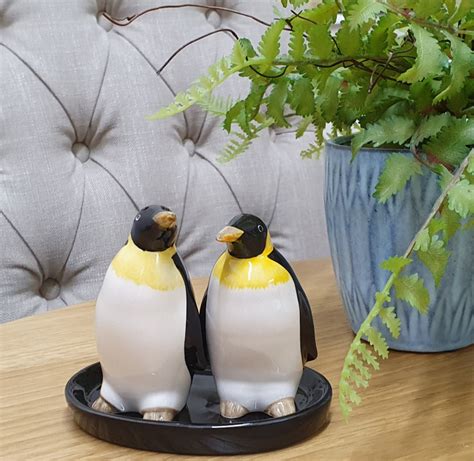 Ceramic Salt And Pepper Shakers Penguin Design