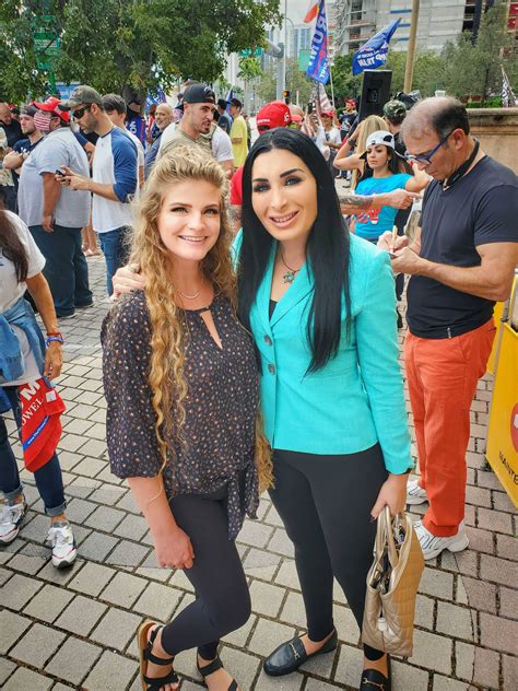 Kaitlin Bennet & Laura Loomer = 2 very very pretty Republican Hotties 🙌