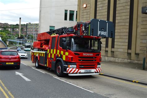 South Yorkshire Fire Service YP15 OOG 5 Matthew Brothwell Flickr