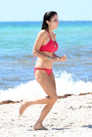 Bethenny Frankel In Pink Bikini Hits The Beach In Miami Gotceleb