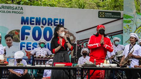 PEMKAB Angkat Kuliner Lokal Kulon Progo Melalui Menoreh Food Festival