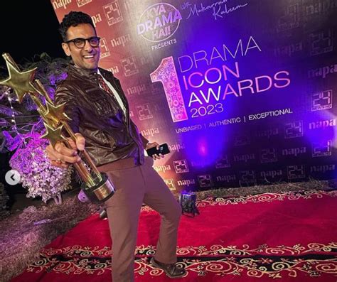 Mohib Mirza clinches best actor award at Icon Awards 2023