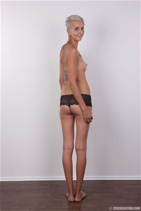 Short Hair Blonde With Pierced Nipples And Tattoos Shows XXX Dessert