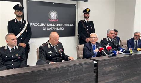 Ndrangheta Droga E Armi Omicidi Ed Estorsioni Piena Luce Sulla