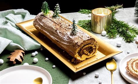 Chocolate Yule log Bûche de Noël Les Chats Gourmets Recettes de